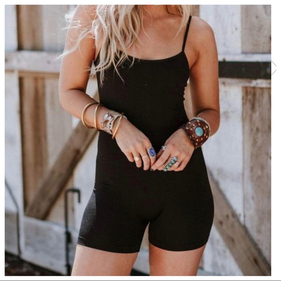 Black seamless short romper catsuit - Picture 2 of 3